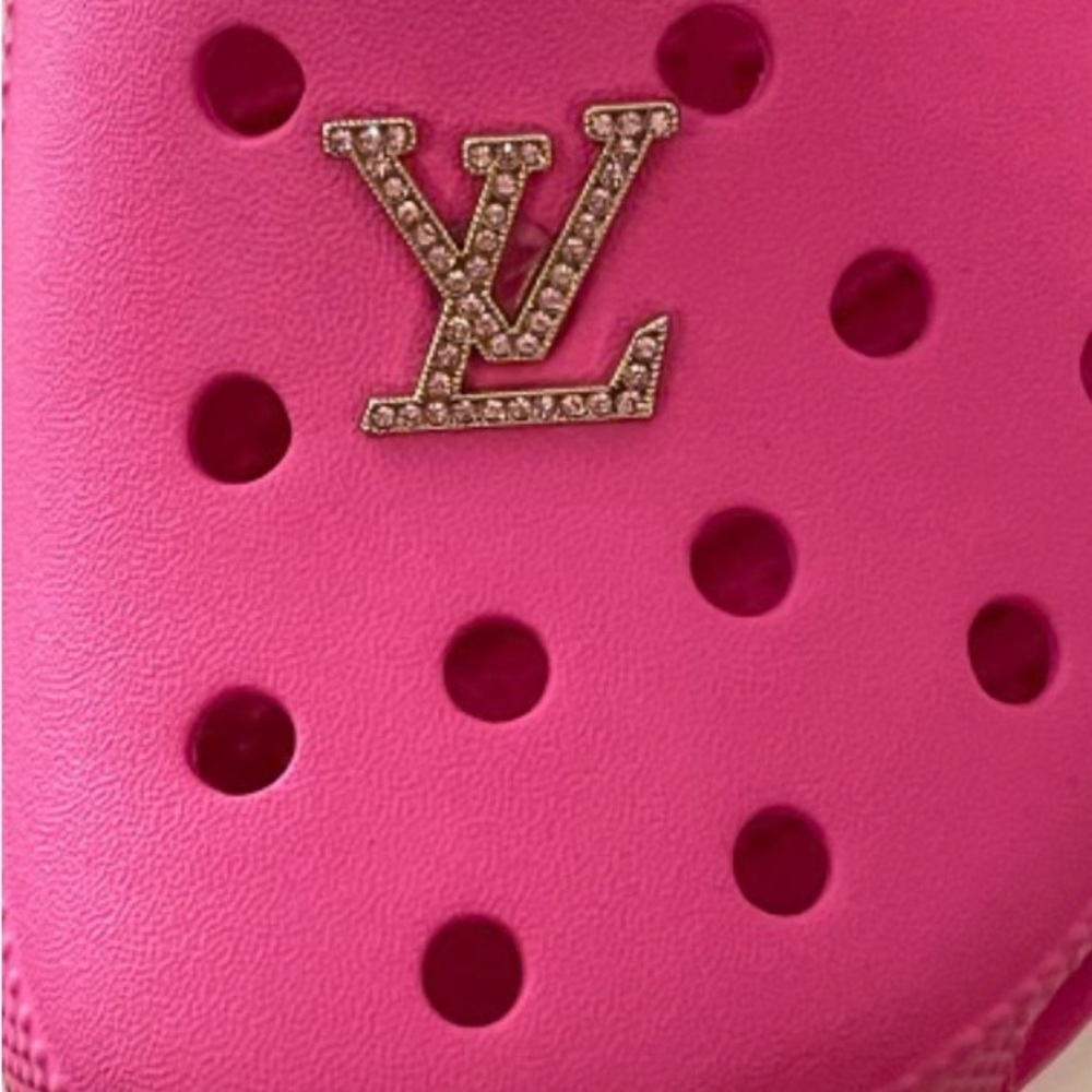 Croc charm